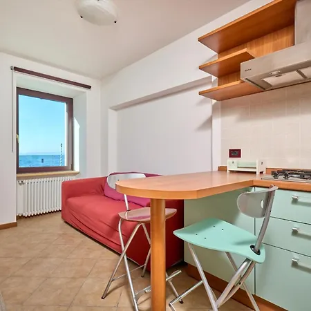 Al Porticciolo By Gardenjoy Appartement Castelletto Di Brenzone