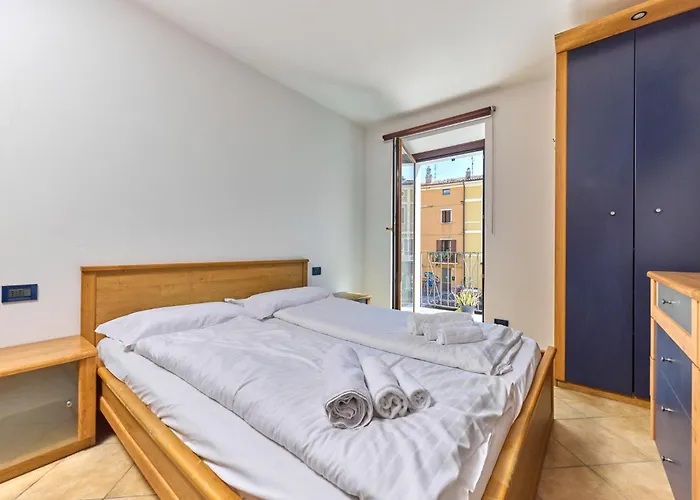 Lägenhet Al Porticciolo By Gardenjoy Castelletto Di Brenzone