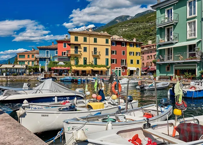 Al Porticciolo By Gardenjoy Lägenhet Castelletto Di Brenzone