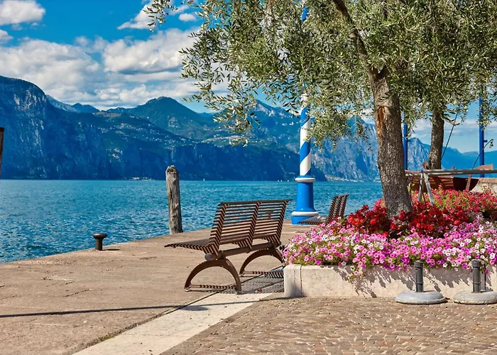 Lägenhet Al Porticciolo By Gardenjoy Castelletto Di Brenzone