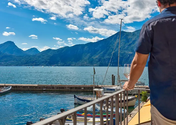 Lägenhet Al Porticciolo By Gardenjoy Castelletto Di Brenzone